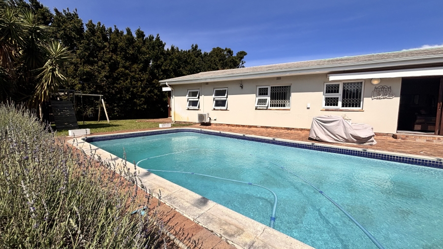 4 Bedroom Property for Sale in Kirstenhof Western Cape